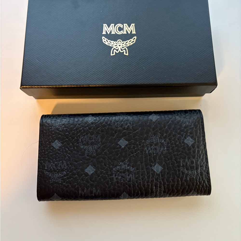 MCM Visetos Patricia Wallet - Picture 5 of 8